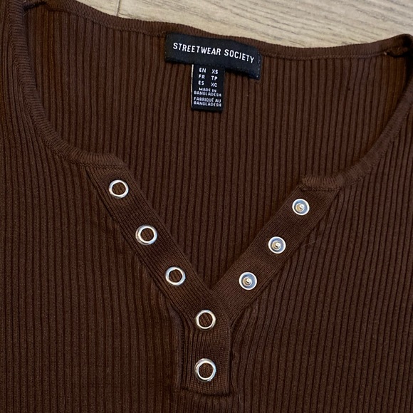 long sleeve crop top - Picture 2 of 2